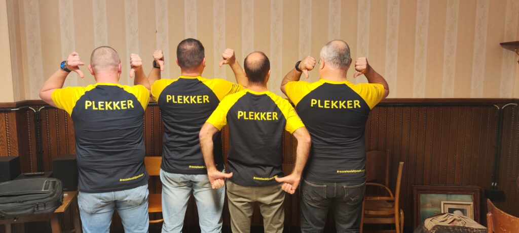The current image has no alternative text. The file name is: T-shirt-Plekkers-achterkant-scaled.jpg